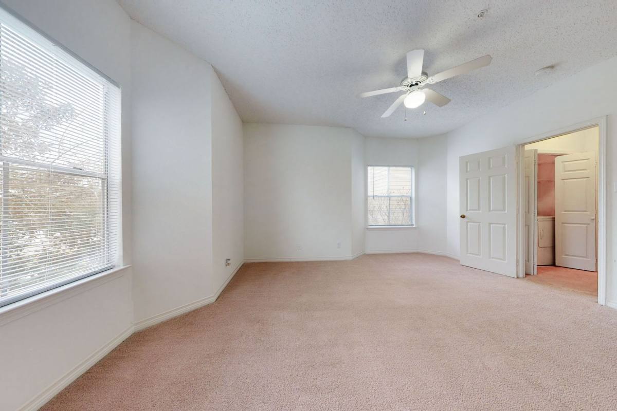 Apartment for rent at 1309 Lake Ave, Metairie, LA 70005