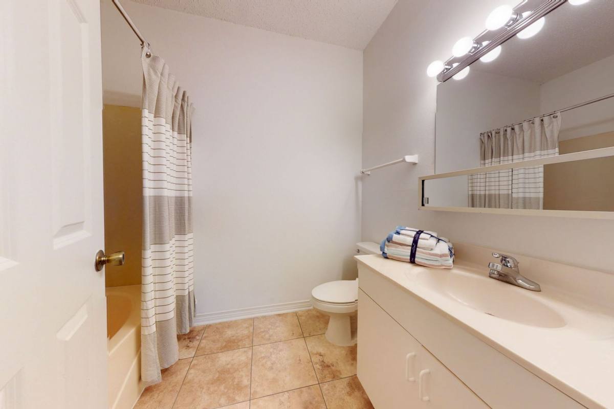 Apartment for rent at 1309 Lake Ave, Metairie, LA 70005