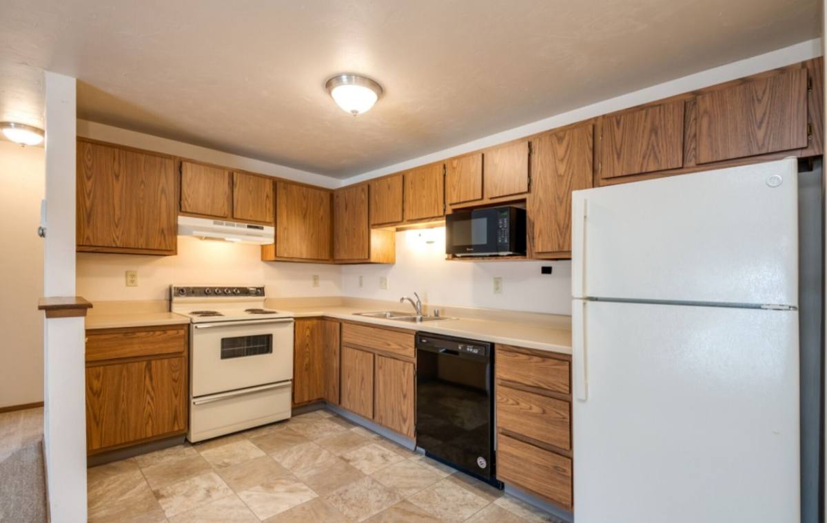 Apartment for rent at 495 Glenbrook Dr, Pulaski, WI 54162