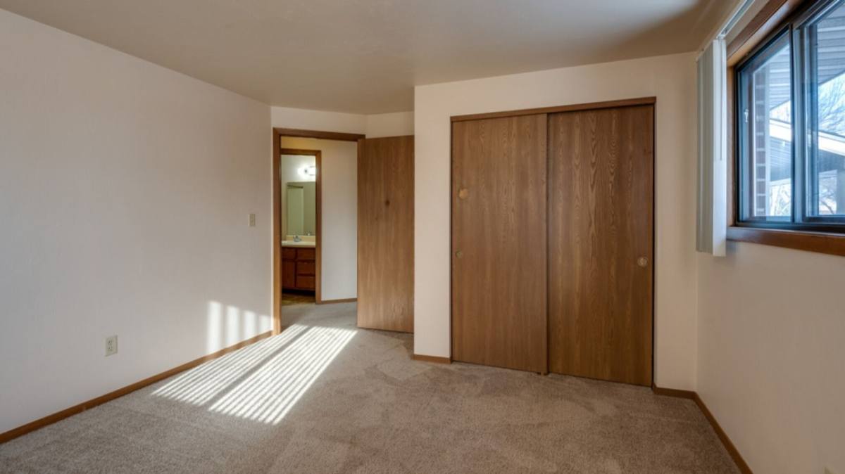 Apartment for rent at 495 Glenbrook Dr, Pulaski, WI 54162
