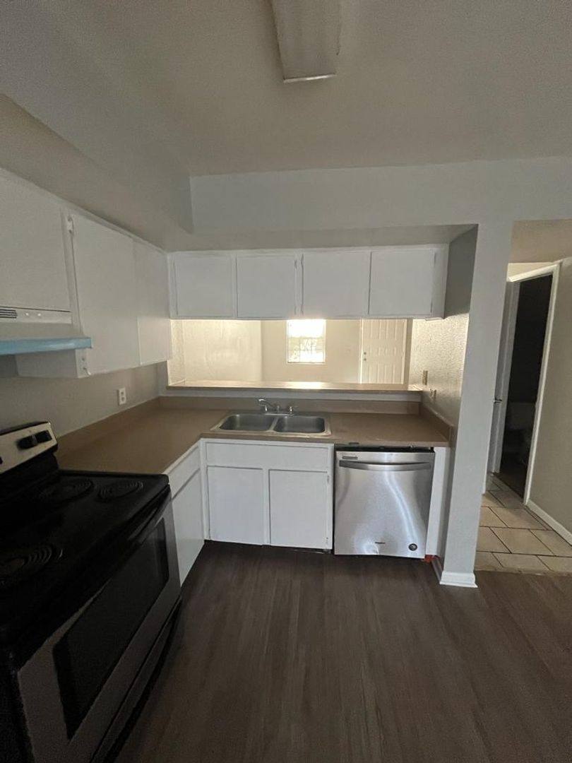 Apartment for rent at 8733 N 50th St, Tampa, FL 33617