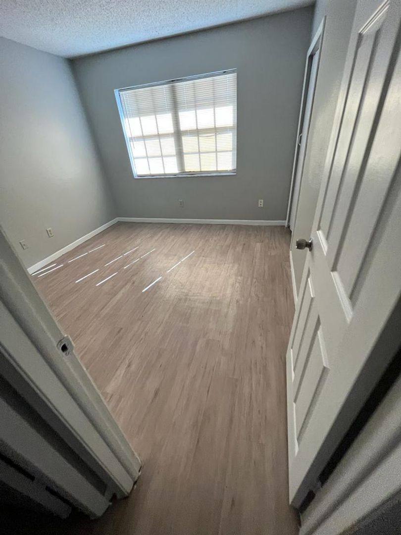 Apartment for rent at 8733 N 50th St, Tampa, FL 33617