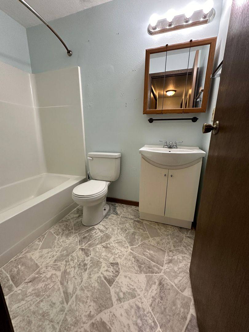 Apartment for rent at 411 11th Ave W, Lisbon, ND 58054