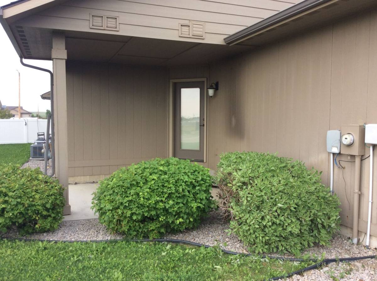 Townhouse for rent at 387 Central Ave, South Heart, ND 58655