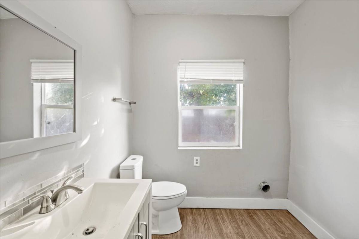 Townhouse for rent at 1119 N Dearborn St, Indianapolis, IN 46201