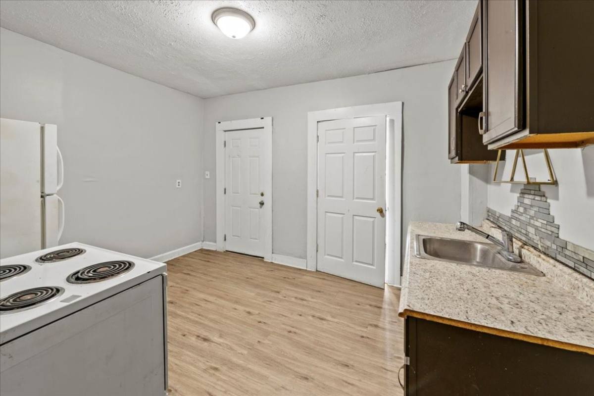 Townhouse for rent at 1119 N Dearborn St, Indianapolis, IN 46201