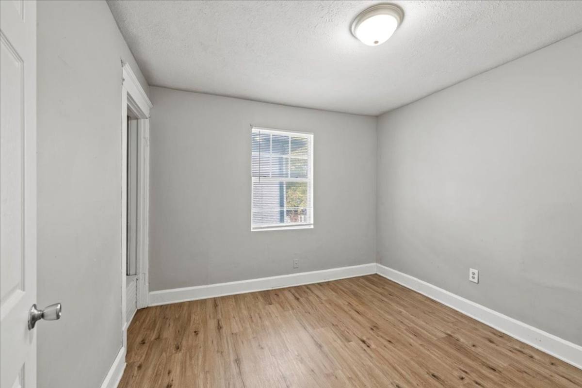 Townhouse for rent at 1119 N Dearborn St, Indianapolis, IN 46201