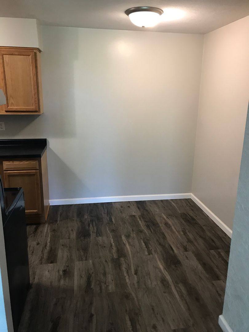 Apartment for rent at 1927 & 1931 Canterbury, Washington, IL 61571