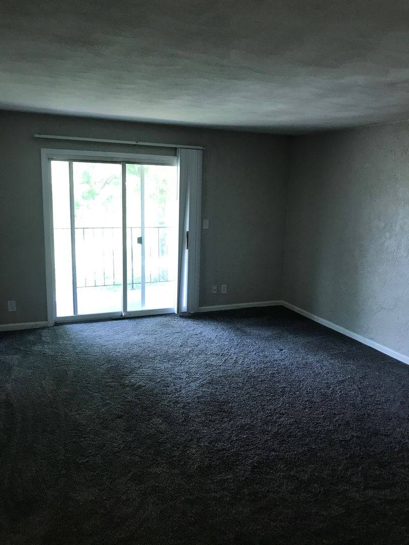 Apartment for rent at 1927 & 1931 Canterbury, Washington, IL 61571