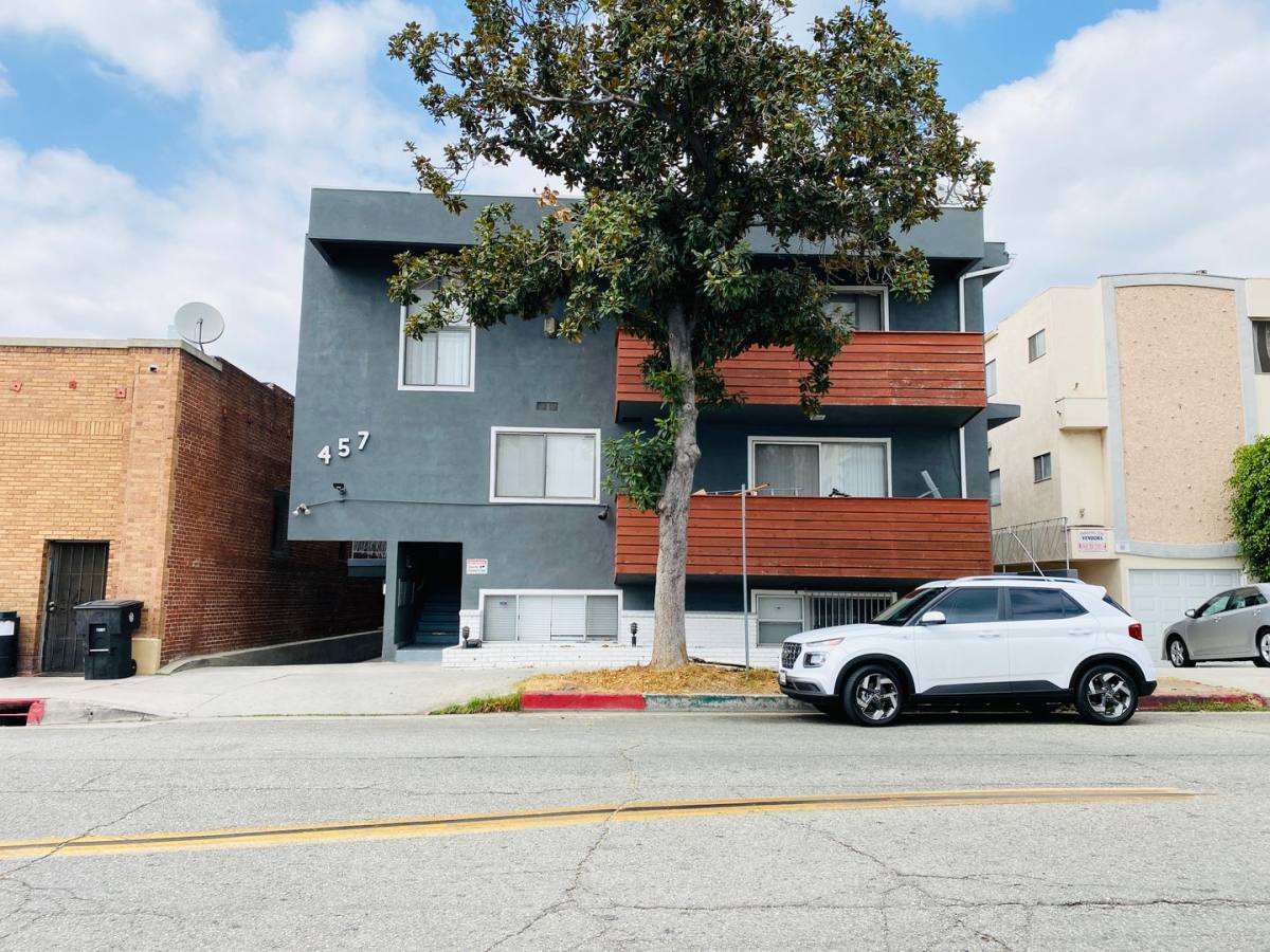 Apartment for rent at 457 W Dryden St, Glendale, CA 91202