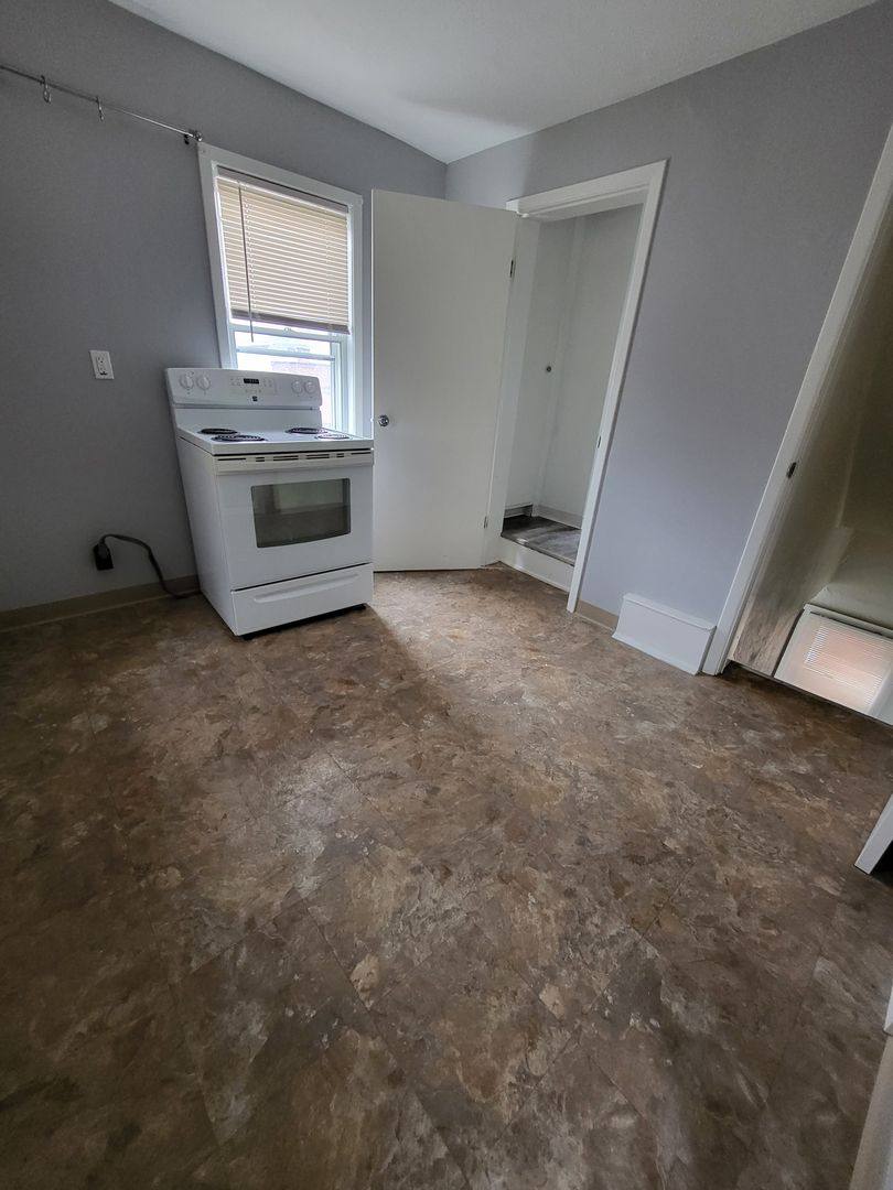 Apartment for rent at 2078 Fairview Ave, Cleveland, OH 44106