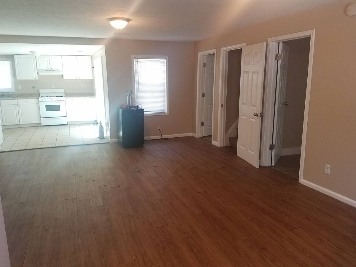 Apartment for rent at 916 Hill St, South Bend, IN 46617