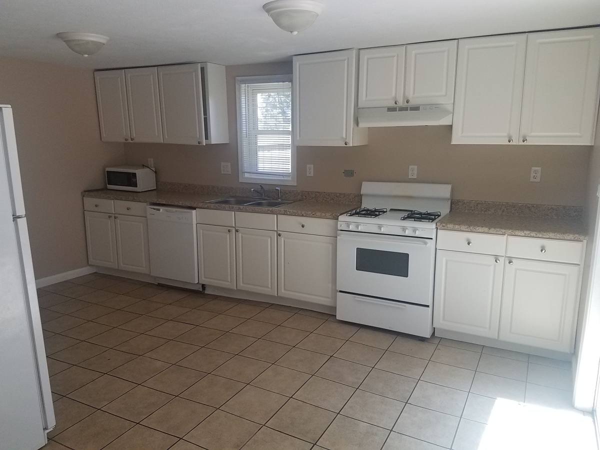 Apartment for rent at 916 Hill St, South Bend, IN 46617