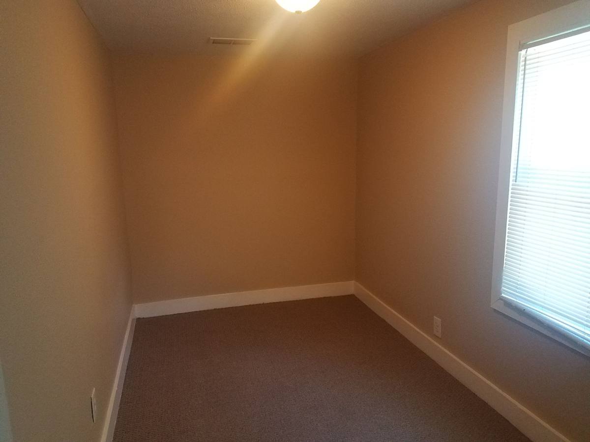 Apartment for rent at 916 Hill St, South Bend, IN 46617
