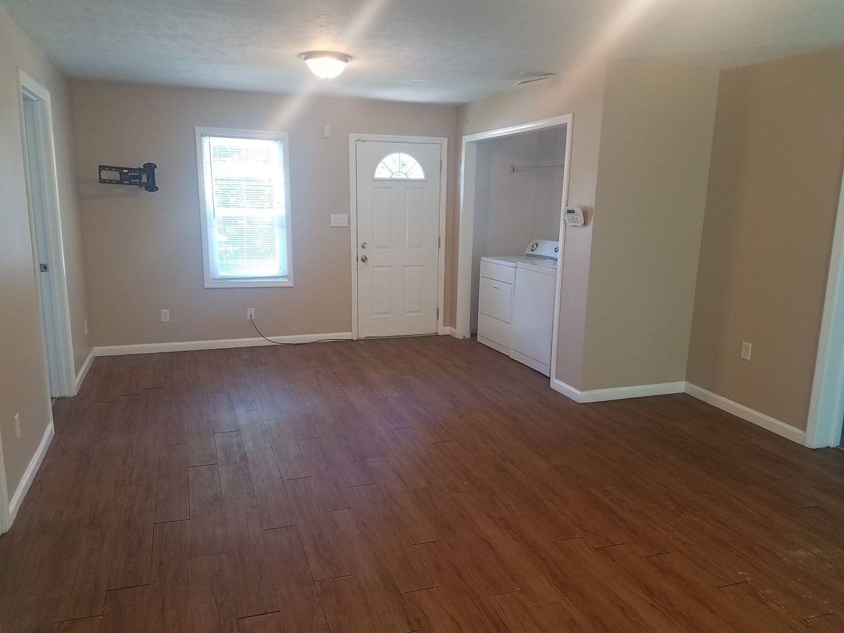 Apartment for rent at 916 Hill St, South Bend, IN 46617