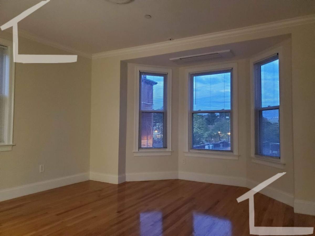 Apartment for rent at 12 Harris St #2, Brookline, MA 02446
