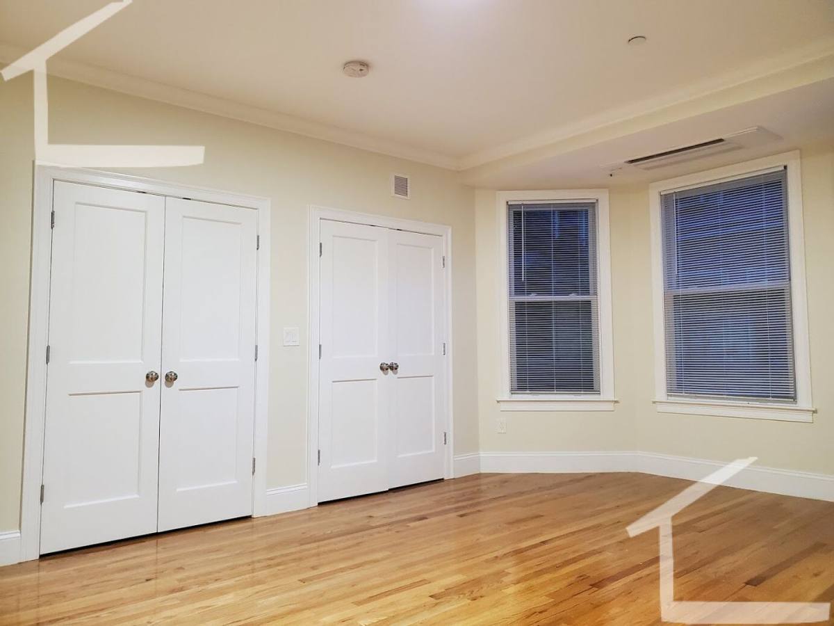 Apartment for rent at 12 Harris St #2, Brookline, MA 02446