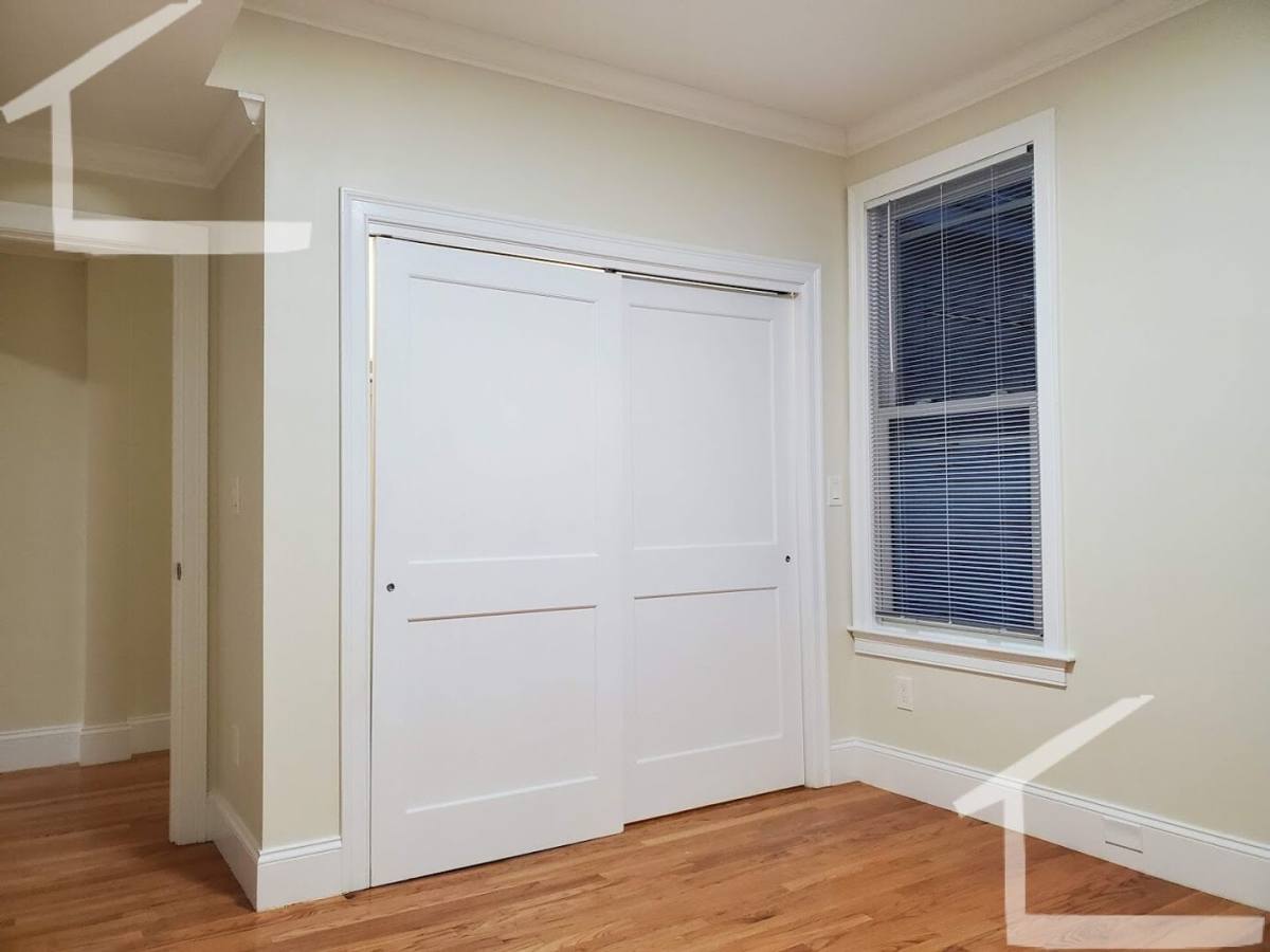 Apartment for rent at 12 Harris St #2, Brookline, MA 02446