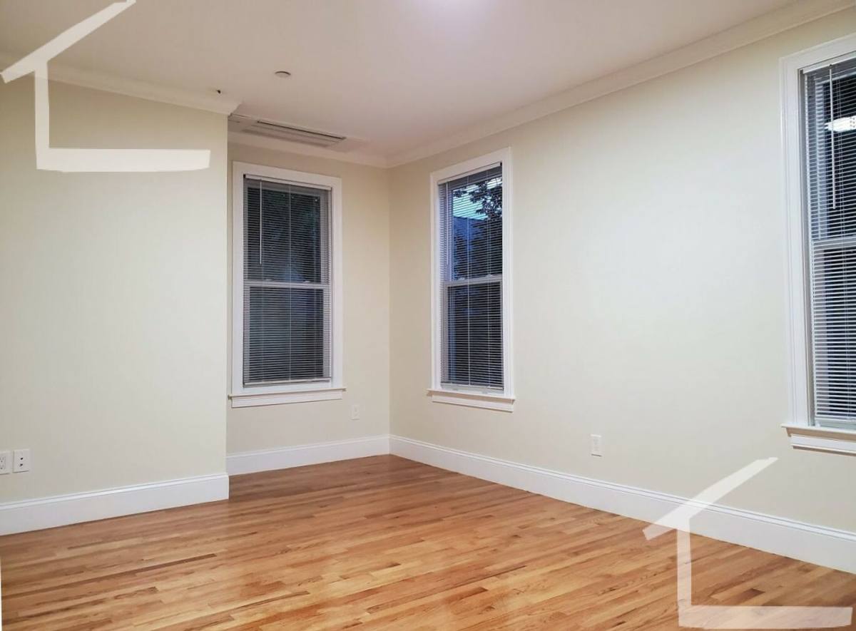 Apartment for rent at 12 Harris St #2, Brookline, MA 02446
