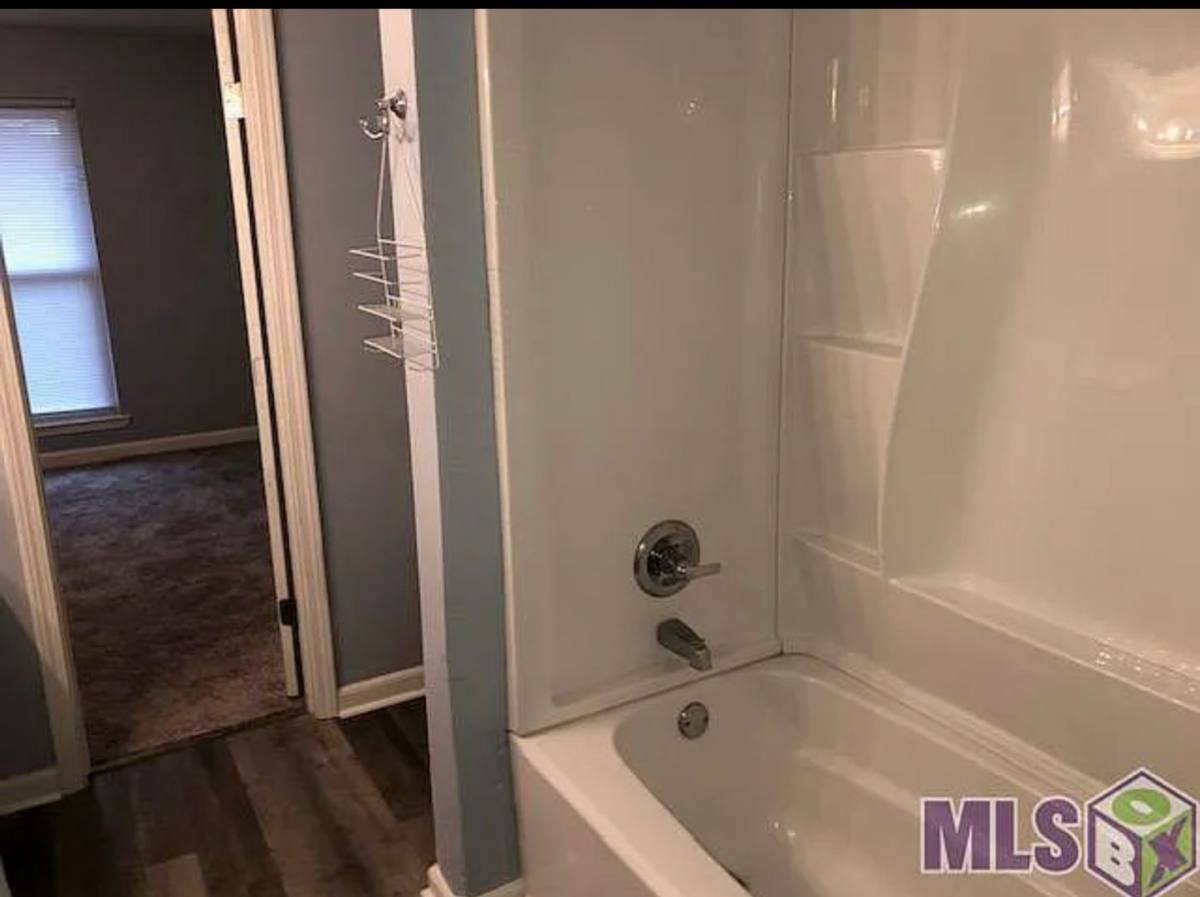 Apartment for rent at 5407 Nicholson Dr, Baton Rouge, LA 70820
