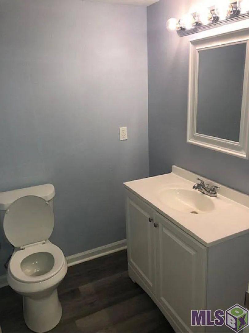 Apartment for rent at 5407 Nicholson Dr, Baton Rouge, LA 70820