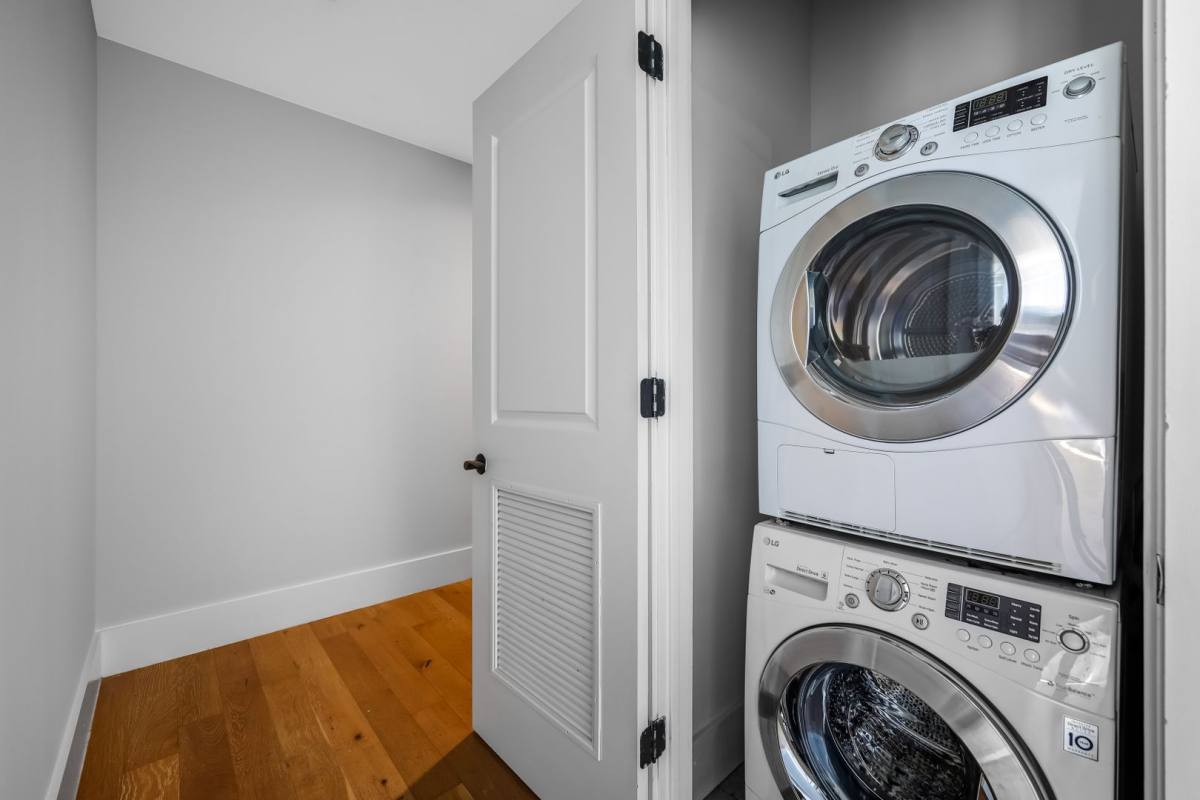 Apartment for rent at 299 Coles St, Jersey City, NJ 07310
