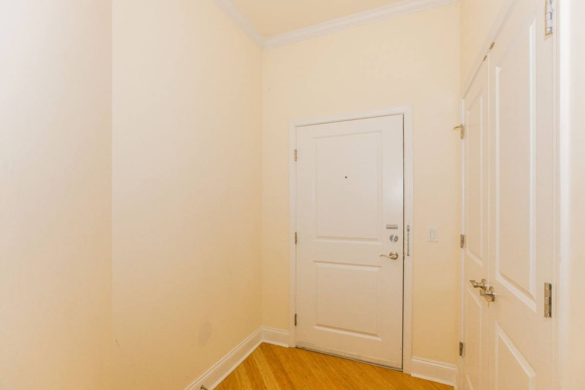 Apartment for rent at 5 Main St, Edgewater, NJ 07020