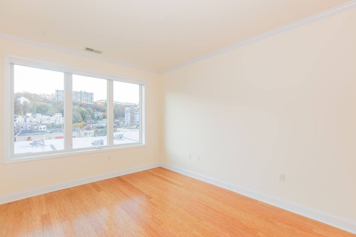 Apartment for rent at 5 Main St, Edgewater, NJ 07020