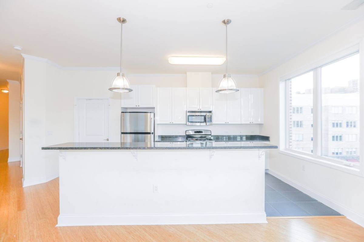 Apartment for rent at 5 Main St, Edgewater, NJ 07020