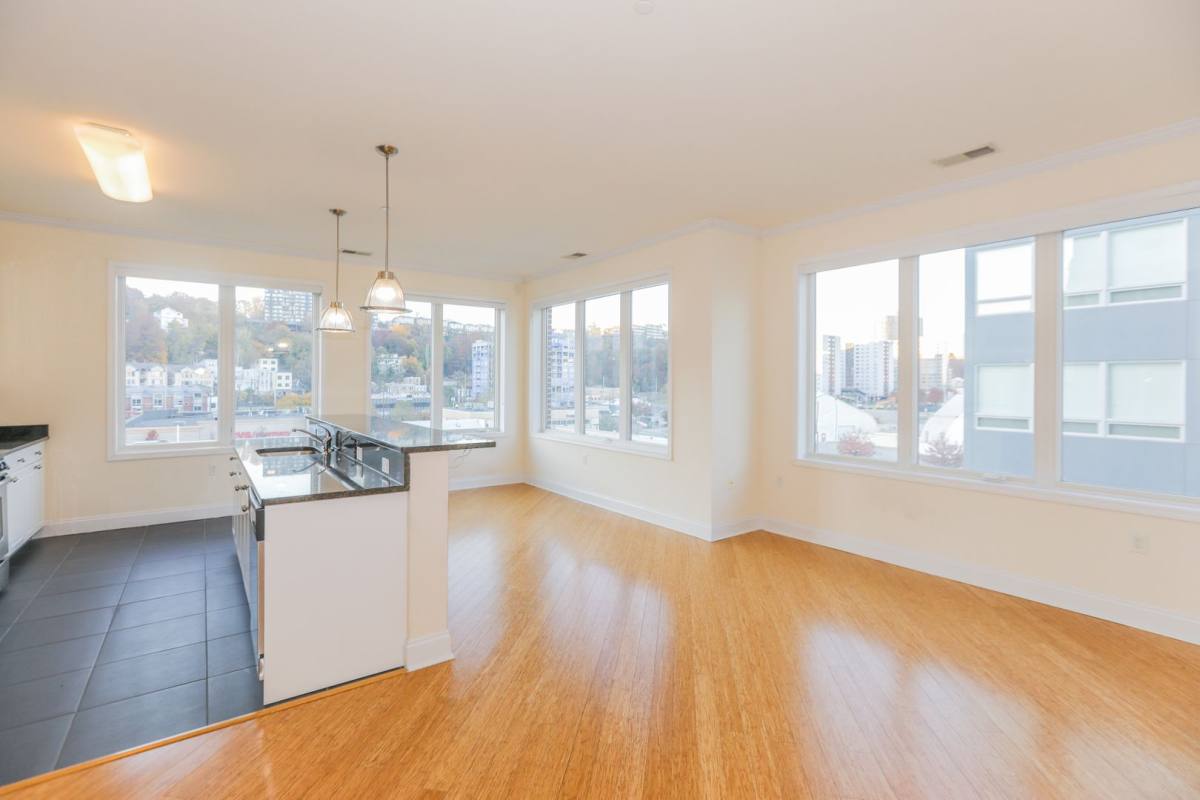 Apartment for rent at 5 Main St, Edgewater, NJ 07020