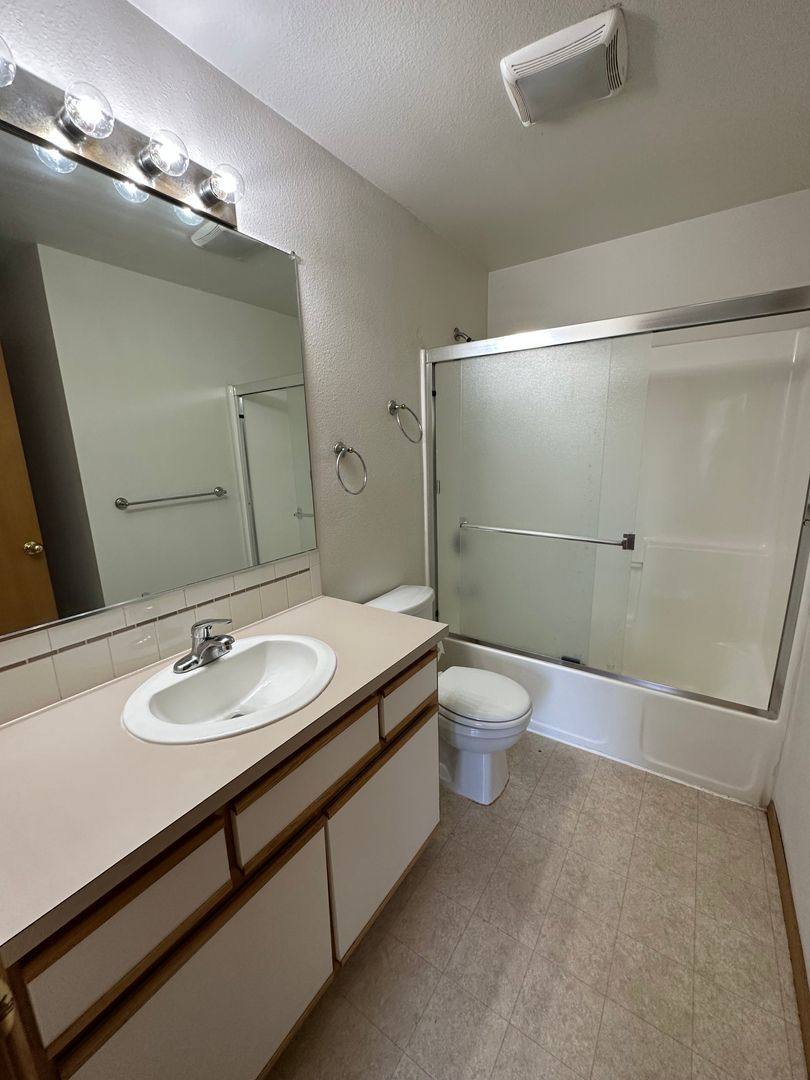 House for rent at 762 SW 206th Place, Beaverton, OR 97006
