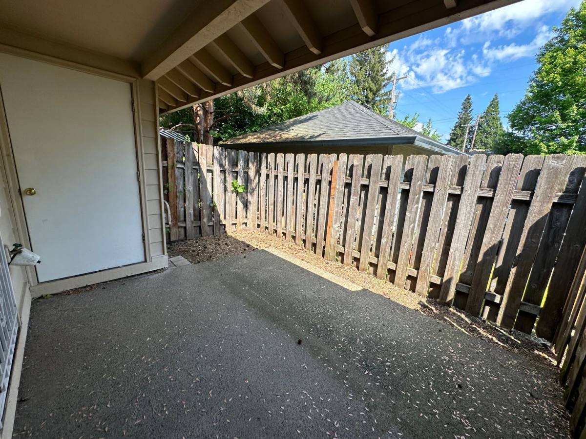 House for rent at 762 SW 206th Place, Beaverton, OR 97006