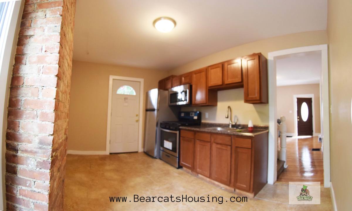 Apartment for rent at 2 Chapel Place, Binghamton, NY 13905