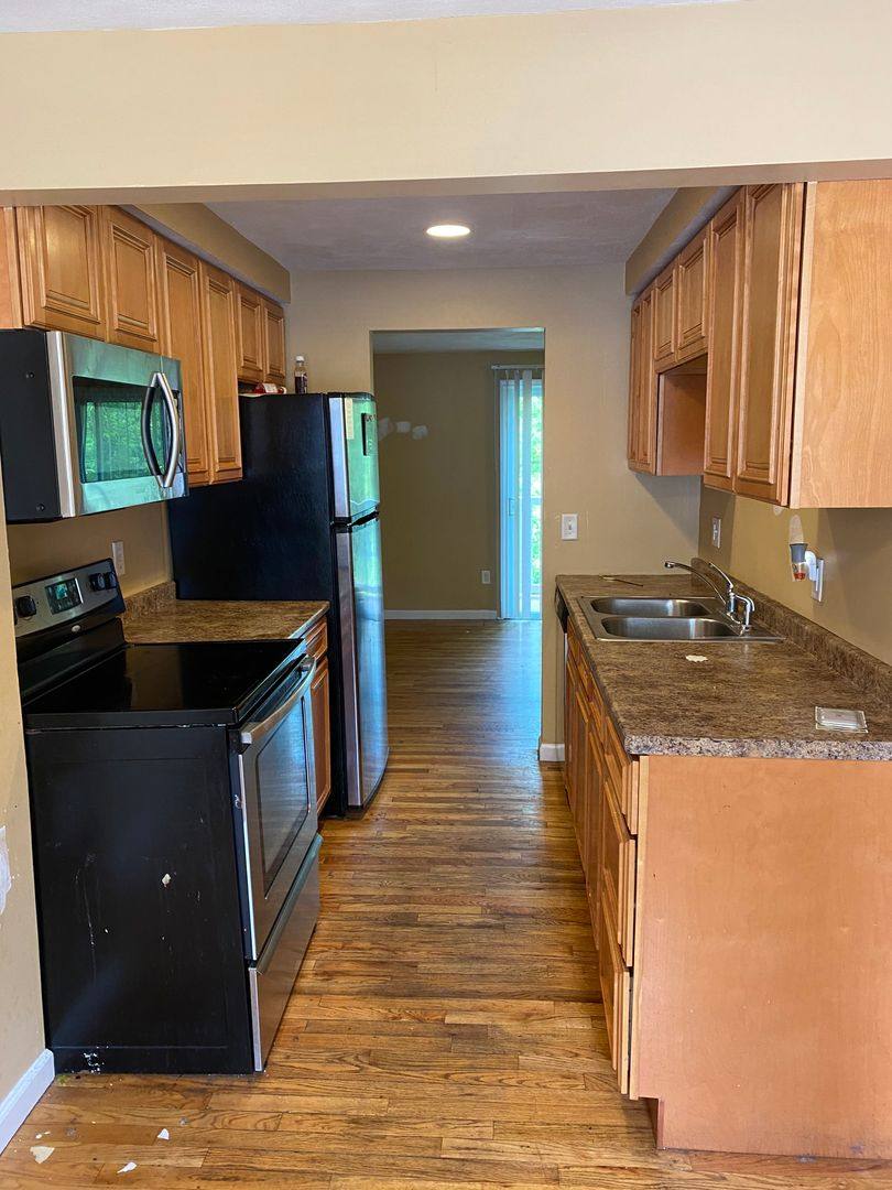 Apartment for rent at 209 Robert Dr, Syracuse, NY 13210