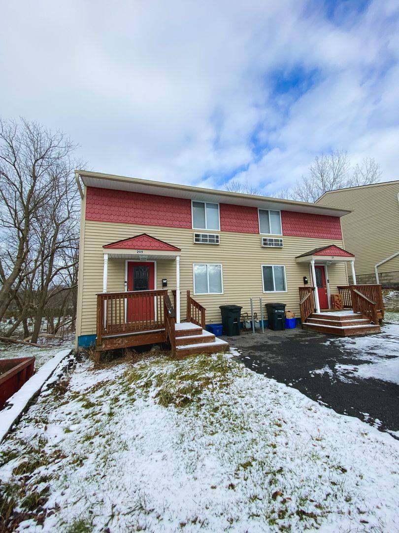 Apartment for rent at 209 Robert Dr, Syracuse, NY 13210