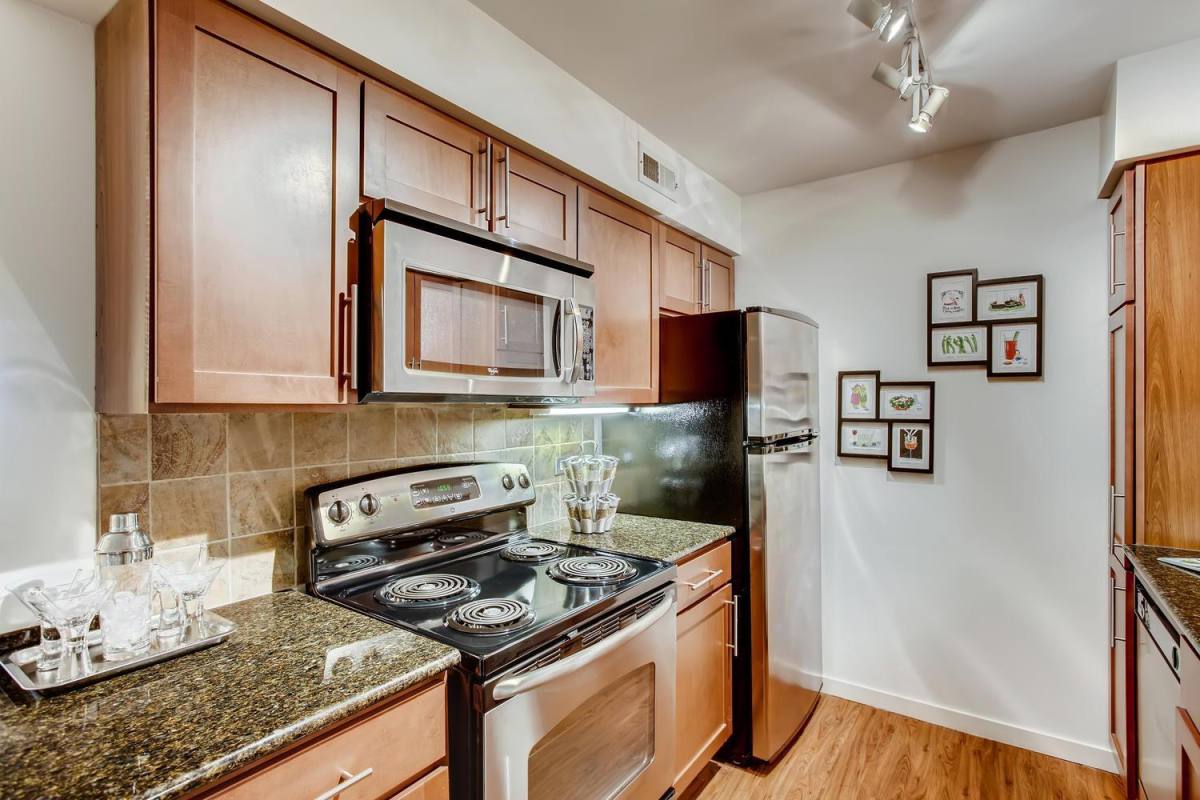 Apartment for rent at 2500 Brush Rd, Schaumburg, IL 60173