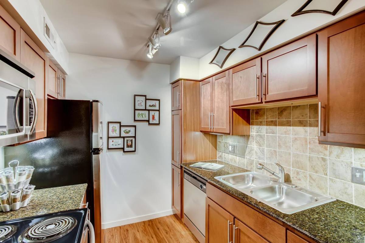 Apartment for rent at 2500 Brush Rd, Schaumburg, IL 60173