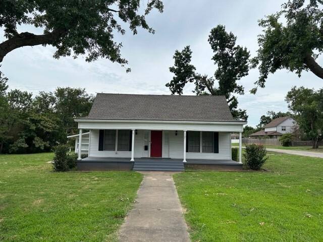 House for rent at 101 E Midland St, Shawnee, OK 74804