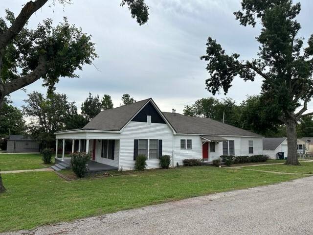 House for rent at 101 E Midland St, Shawnee, OK 74804