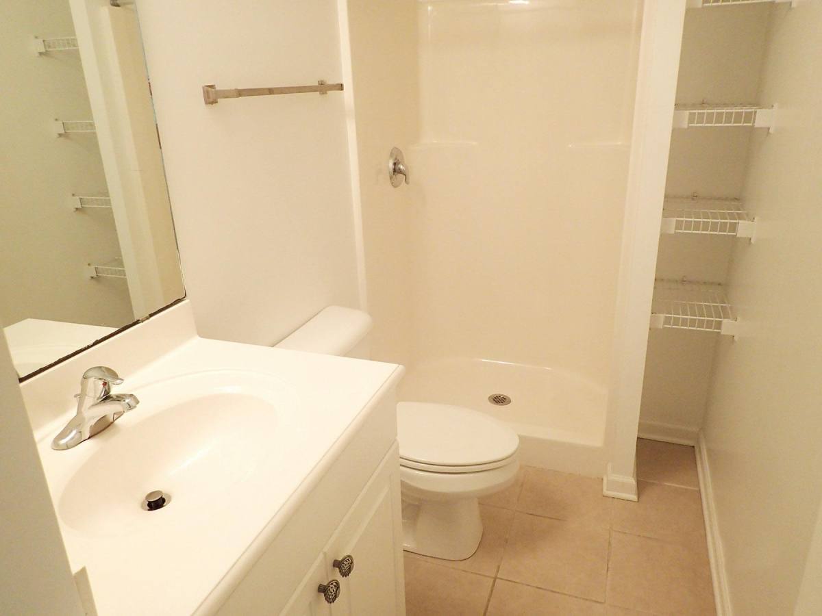 Townhouse for rent at Hinton Oaks, 5609 Moss Vine Place #1, Wilmington, NC 28403