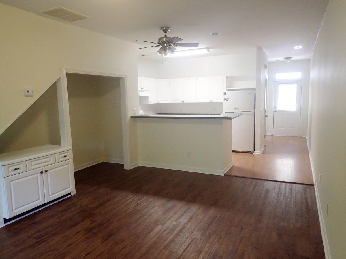Townhouse for rent at Hinton Oaks, 5609 Moss Vine Place #1, Wilmington, NC 28403