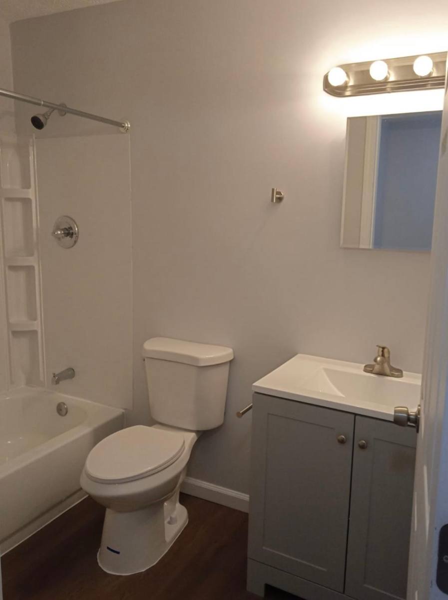Apartment for rent at 2821 Oxford Lane, Indianapolis, IN 46218