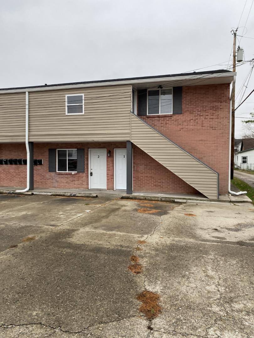 Apartment for rent at 135 W Hendricks St, Shelbyville, IN 46176