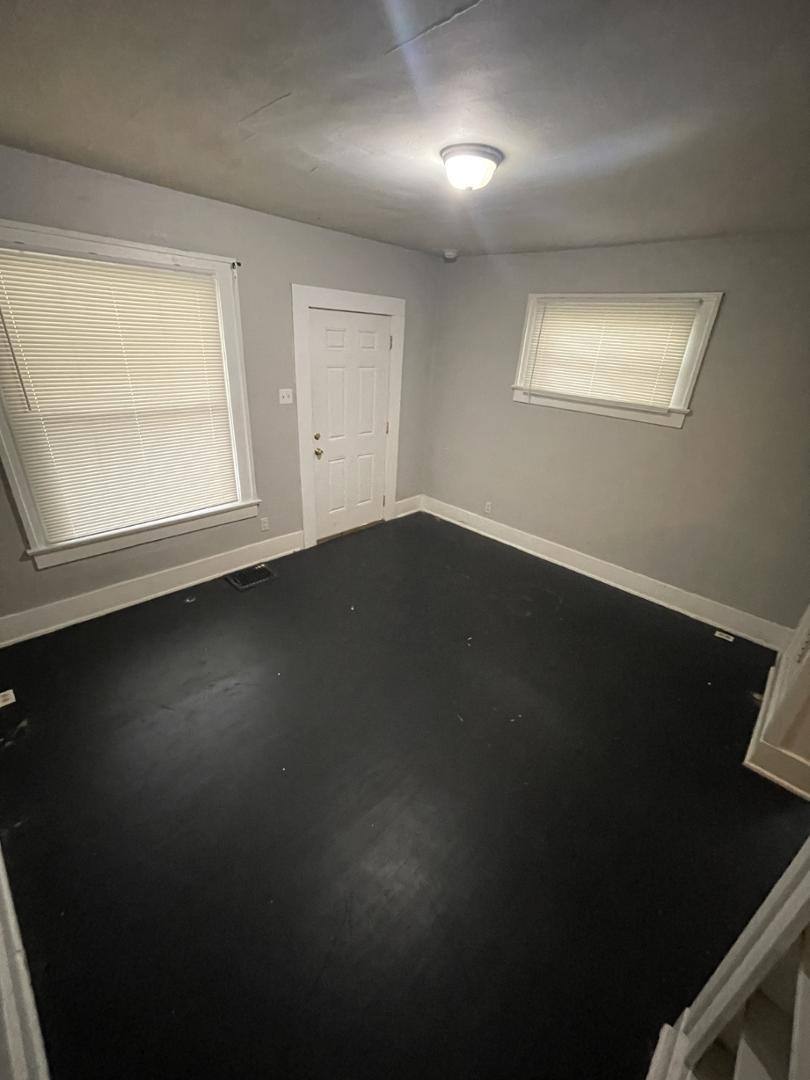 Apartment for rent at Woods Oakland Park, 850 N Dearborn St, Indianapolis, IN 46201