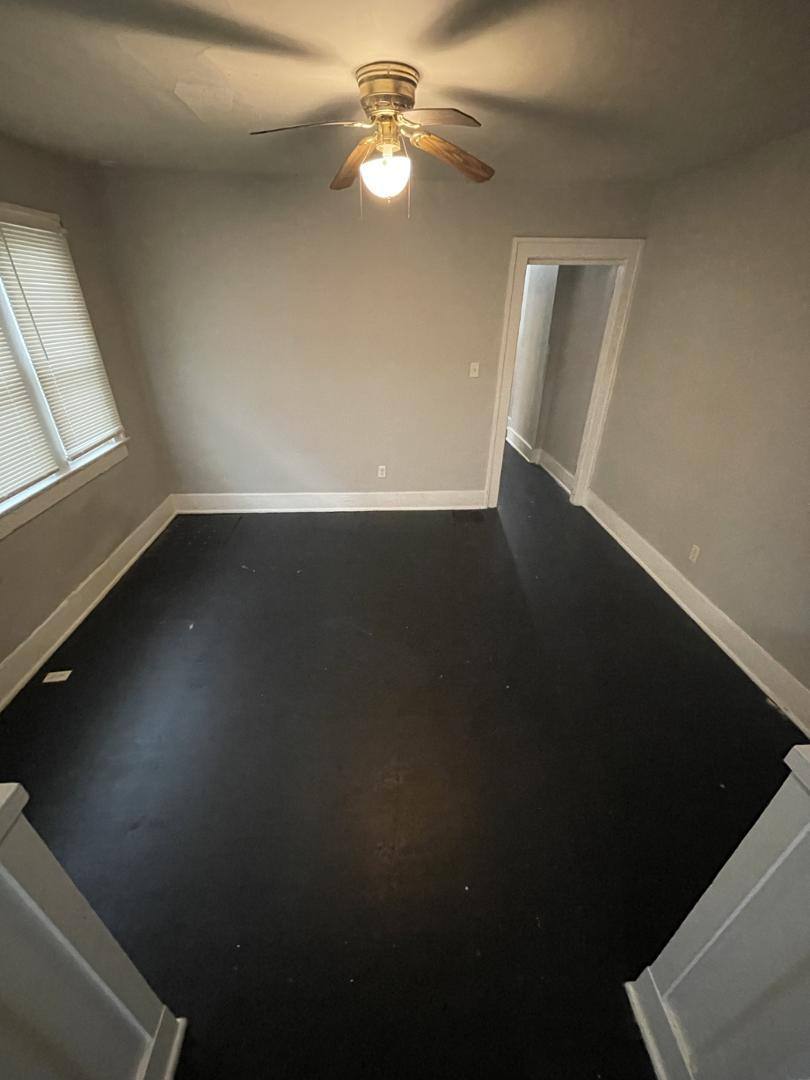 Apartment for rent at Woods Oakland Park, 850 N Dearborn St, Indianapolis, IN 46201