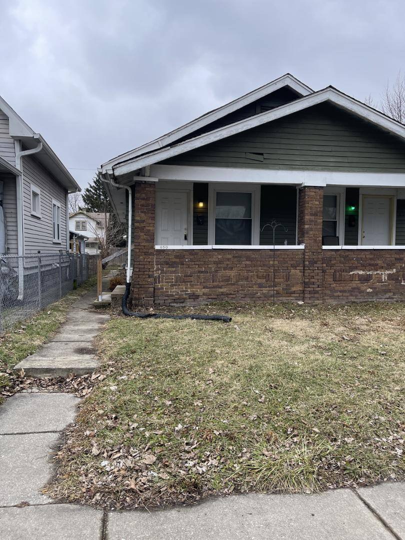 Apartment for rent at Woods Oakland Park, 850 N Dearborn St, Indianapolis, IN 46201