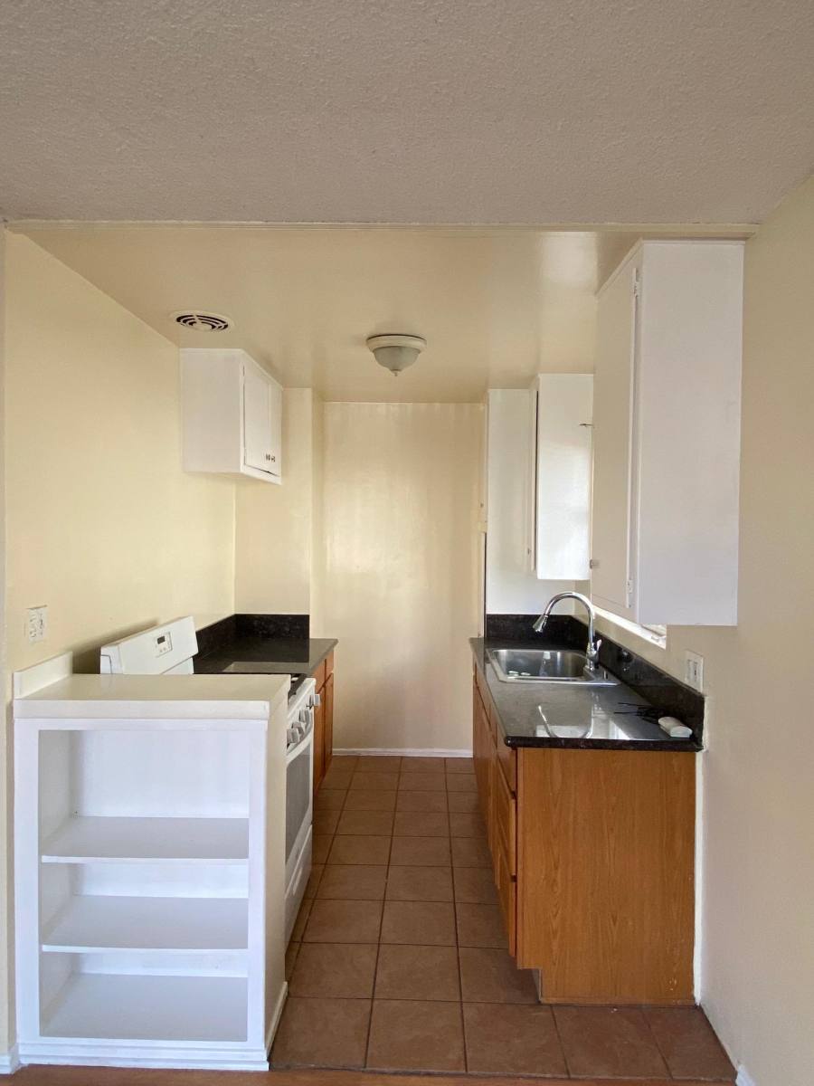 Apartment for rent at 515 S Manhattan Place #1, Los Angeles, CA 90020