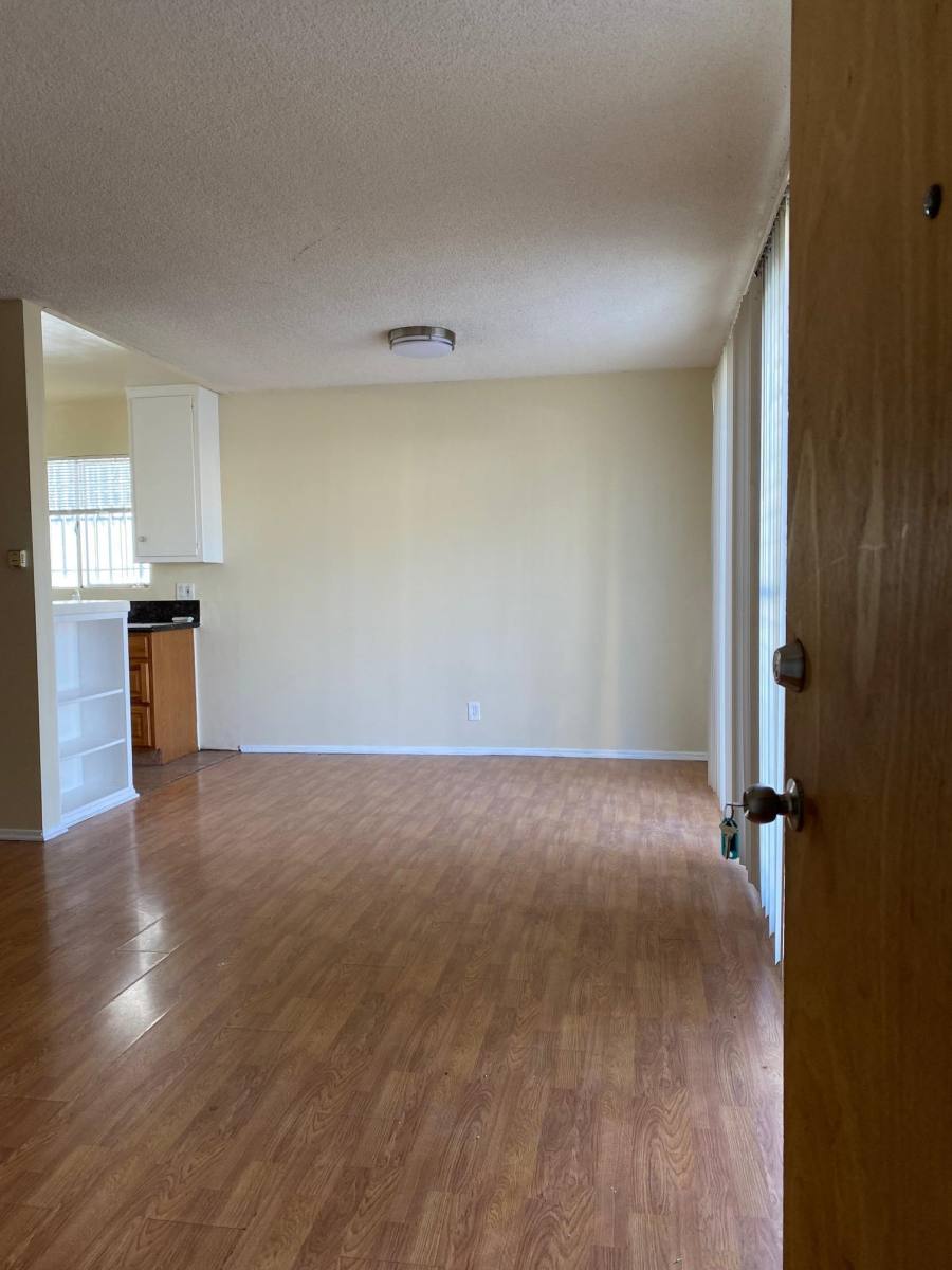 Apartment for rent at 515 S Manhattan Place #1, Los Angeles, CA 90020