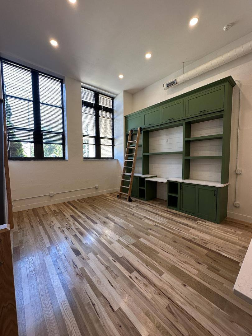 Apartment for rent at 1639 Alameda Ave #101, Lakewood, OH 44107