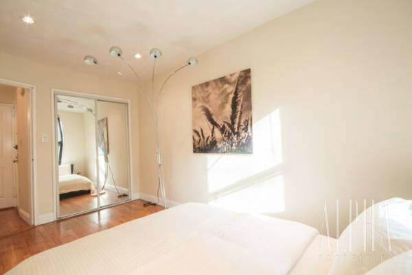 Townhouse for rent at 350 E 19th St #3A, New York, NY 10003
